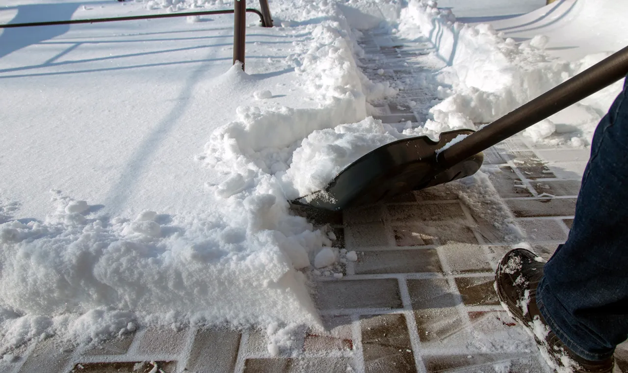 Winterdienst – Sicherheit bei Eis und Schnee